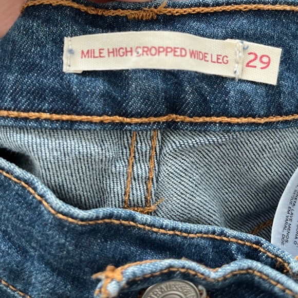 Levi’s mile high cropped wide leg Jean - Picture 3 of 4